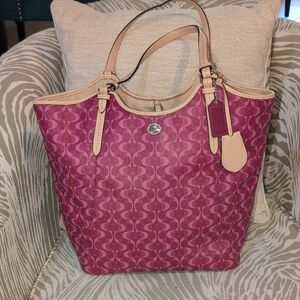 Retired - Coach Peyton C Tote/Shoulder Bag In Pink, Magenta Signature C  F25522